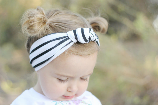 Monochrome Striped Knot